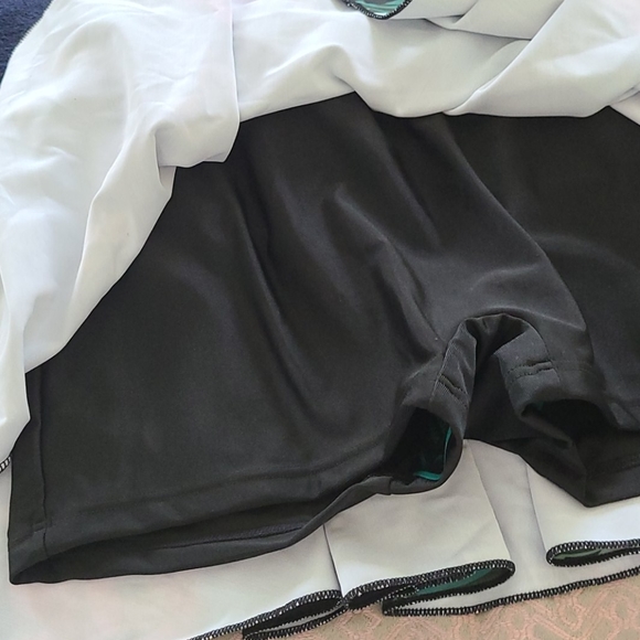 Trade with Skylah Flattering Piece Bathing Suit🩱 - Picture 4 of 9